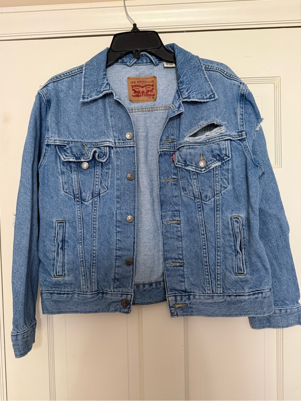 Women’s Levi’s Distressed Denim Jacket - M